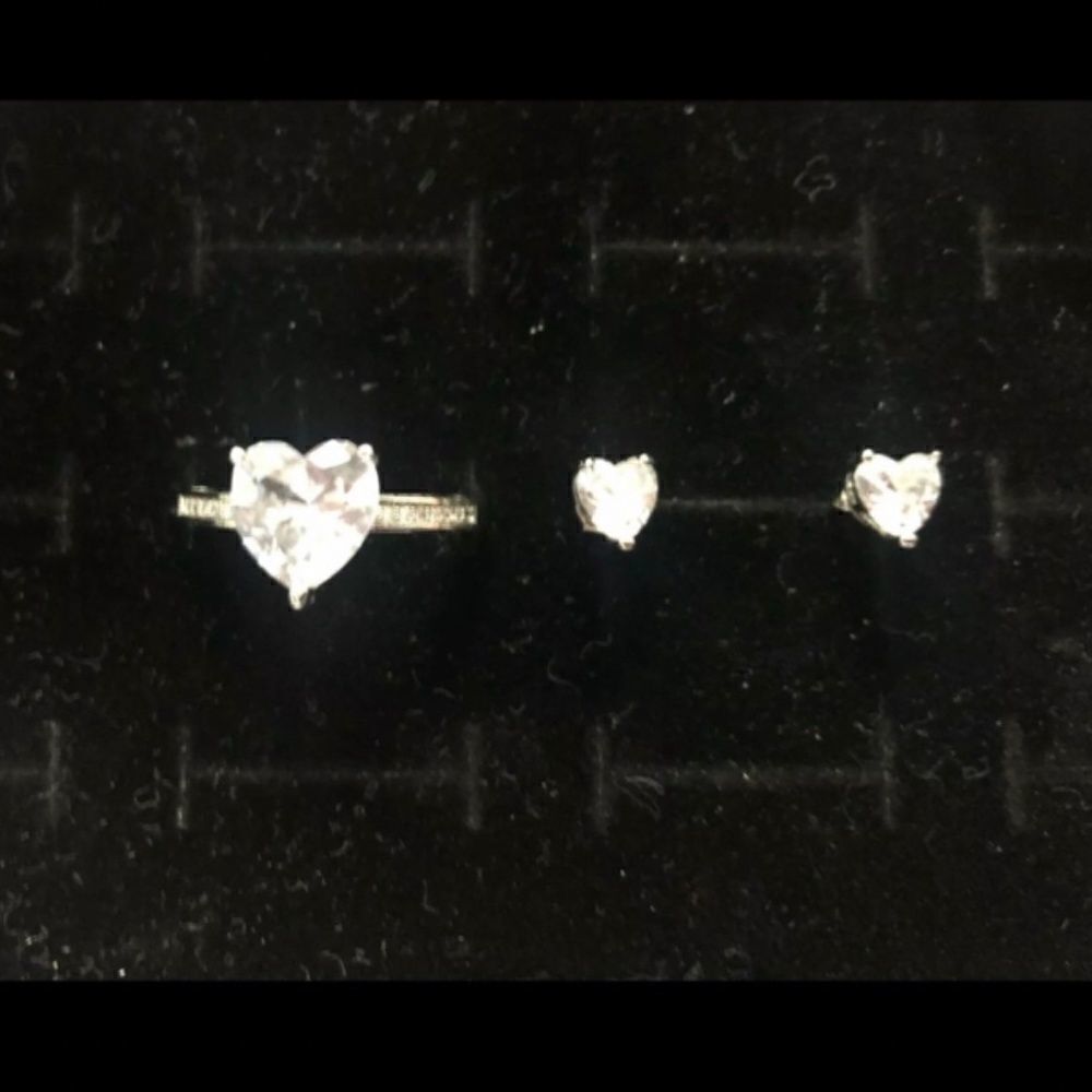 Sterling silver Heart Ring & Earring Set Size 9 - Picture 4 of 16